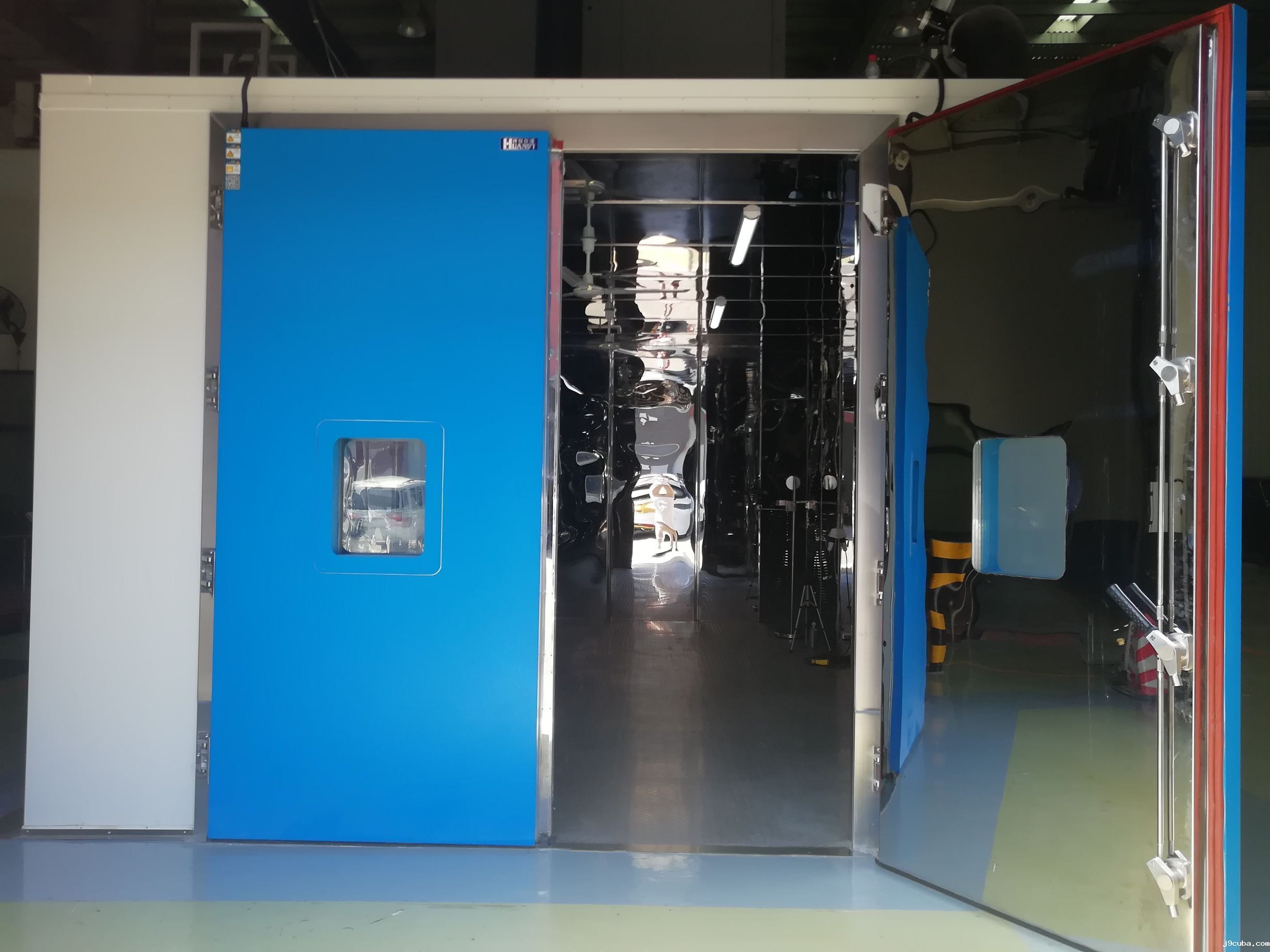 汽车整车voc环境测试舱外观 汽车整车voc环境测试舱外观